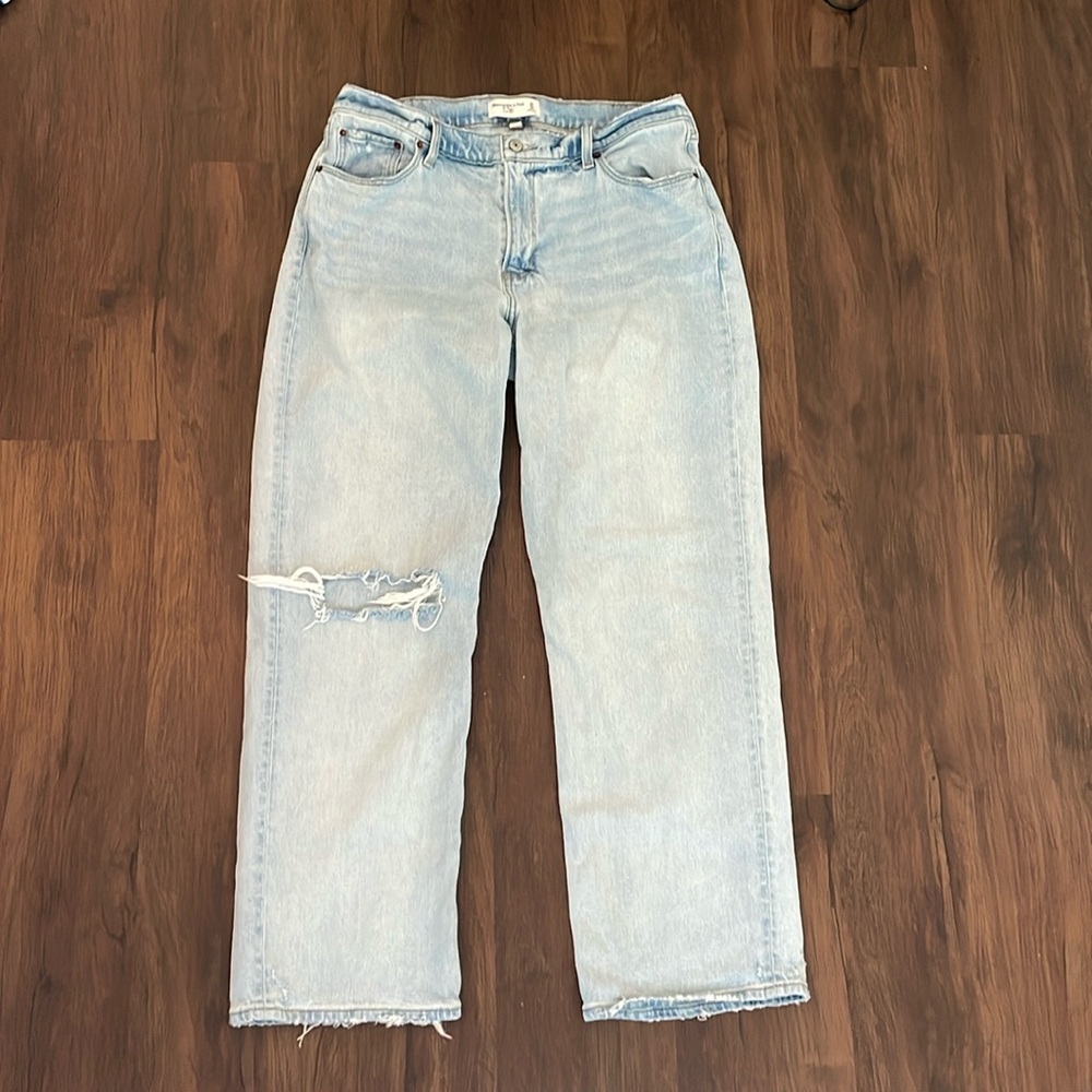 Women’s Abercrombie Low Rise Baggy Jean Size 12